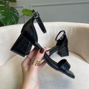 SANDÁLIA GISELE PRETA